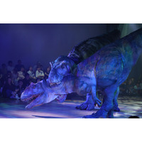 大阪初開催！体験型ライブエンターテインメント「DINO SAFARI 2026」大阪公演が開幕！　 “生きている恐竜”が目の前に現れる圧巻の恐竜体験に歓声
