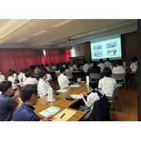 東岡山工業高等学校の生徒と地域企業が参加する「ものづくり×脱炭素ワークショップ」を開催しました