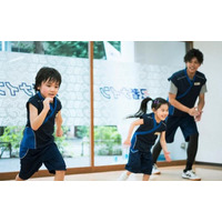 【夏の最新調査】夏のダラダラで新学期バテ！？子どもの「生活リズムの崩壊」を防ぐには？保護者の92%が生活習慣の乱れを不安視。東大名誉教授監修「ラッコ忍者 抱っこかかえの術」ほか運動を紹介