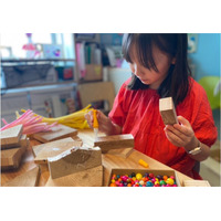 接着剤が企業と高校と子どもをくっつける。東亞合成×高岡龍谷高校×ツギノテの地域共創・子どもの工作スペース『つくル～ム』